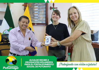 Floortje Dessing maakt opnames in hospital San Miguel, bezoek burgemeester